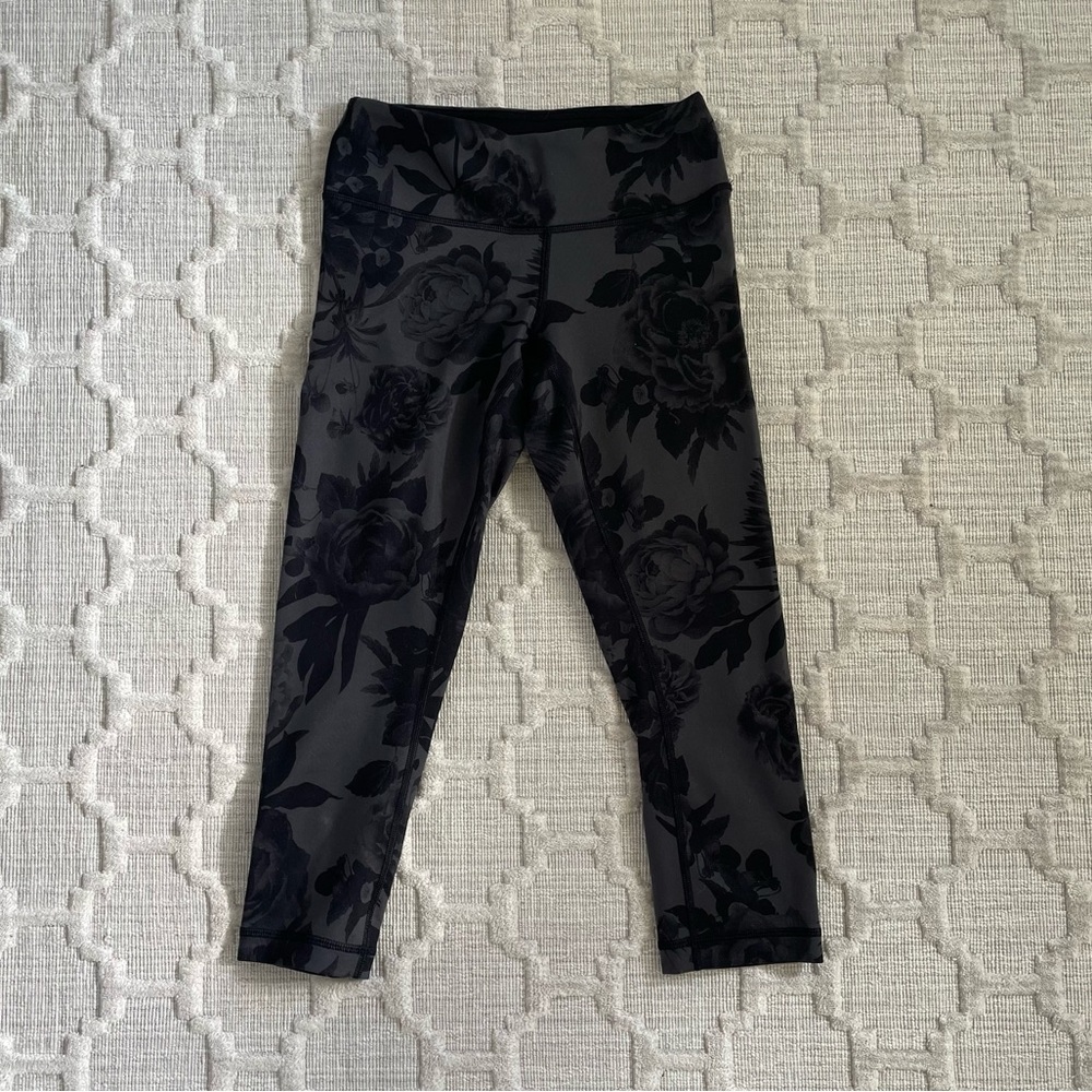 Lululemon capri leggings, size 4